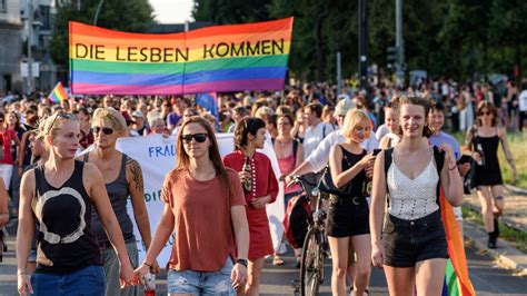 deutsche lesben|Lesbische Frauen in Deutschland: Ignoriert, pathologisiert, .